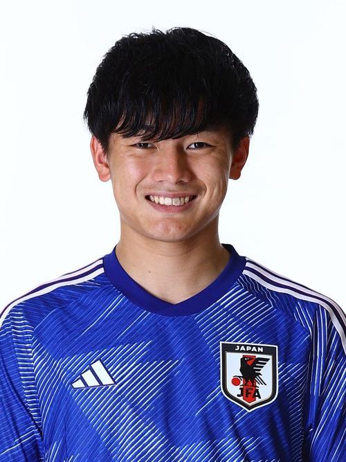 日本球员在欧洲联赛中展现出色技术